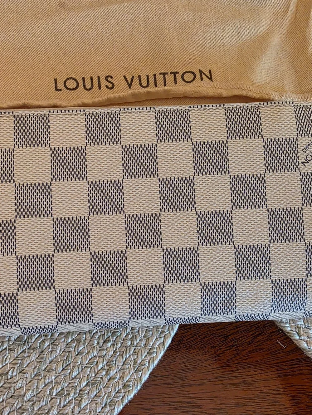 🤍✨ Pre-loved Authentic Louis Vuitton Zippy Wallet – Damier Azur ✨🤍